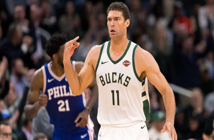 Bucks Re-Sign Brook Lopez