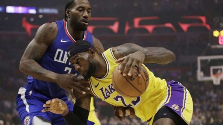 Headband Lakers LeBron James vs Clippers Kawhi Leonard